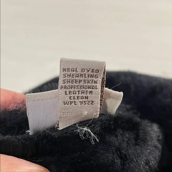 UGG Black Suede Bakers Boy Women's Hat (Shearling inside) - Picture 9 of 9